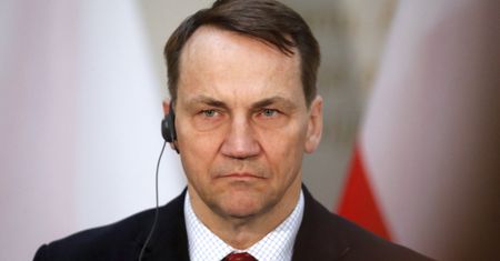 "Jest ściernisko". Radosław Sikorski uderza w Izerę