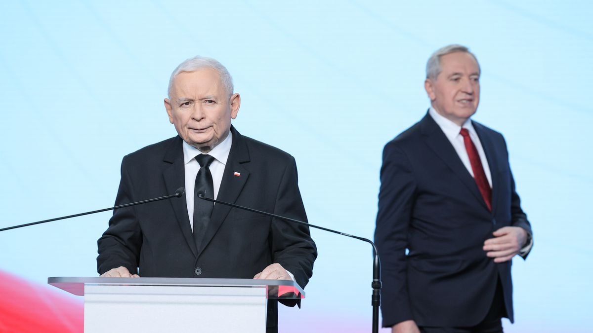 Prezes PiS Jarosław Kaczyński (L) i poseł PiS Henryk Kowalczyk (