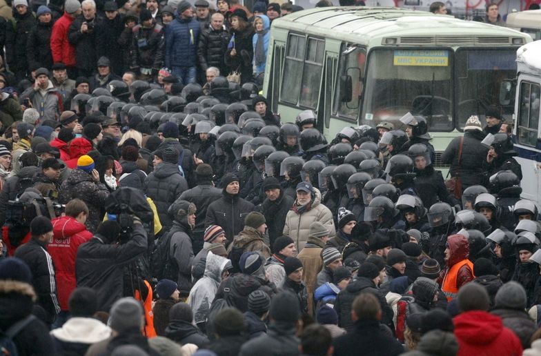 Protesty na Ukrainie. Milicja wypchnęła demonstrantów z miasteczka namiotowego