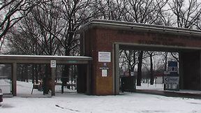 Stadion Olimpijski we Wrocławiu w zimowej scenerii