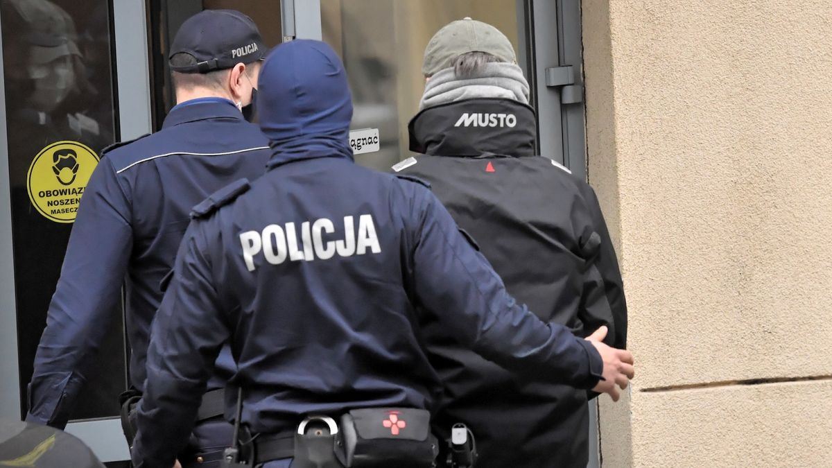 W sprawie Sławomira Nowaka dwie kolejne osoby usłyszały zarzuty.