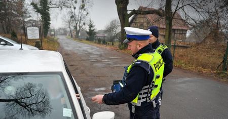 Zdała egzamin na prawo jazdy. Potem ukarano ją za brak uprawnień