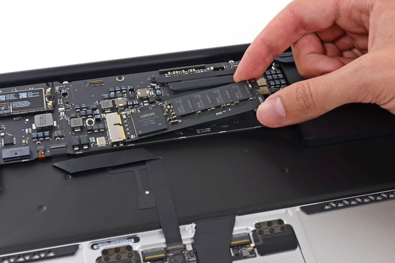 ifixit.com, MacBook Air 13&quot; z początku 2013 roku