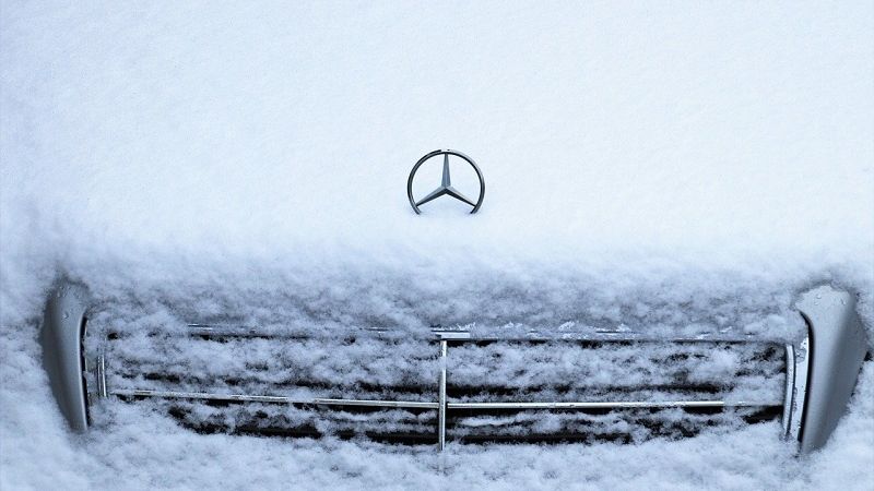 mercedes śnieg