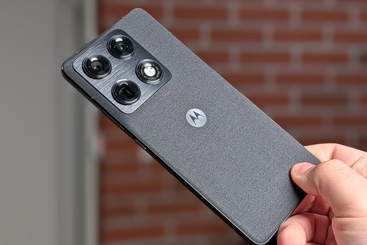 Masz smartfon Motoroli? Do polski trafiła właśnie nowa usługa dla podróżujących