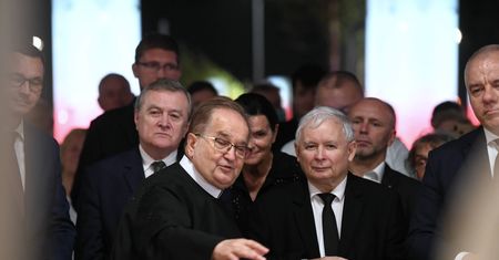 Komisje nie zatopią PiS? "Plemiona ufają kacykom i szamanom"