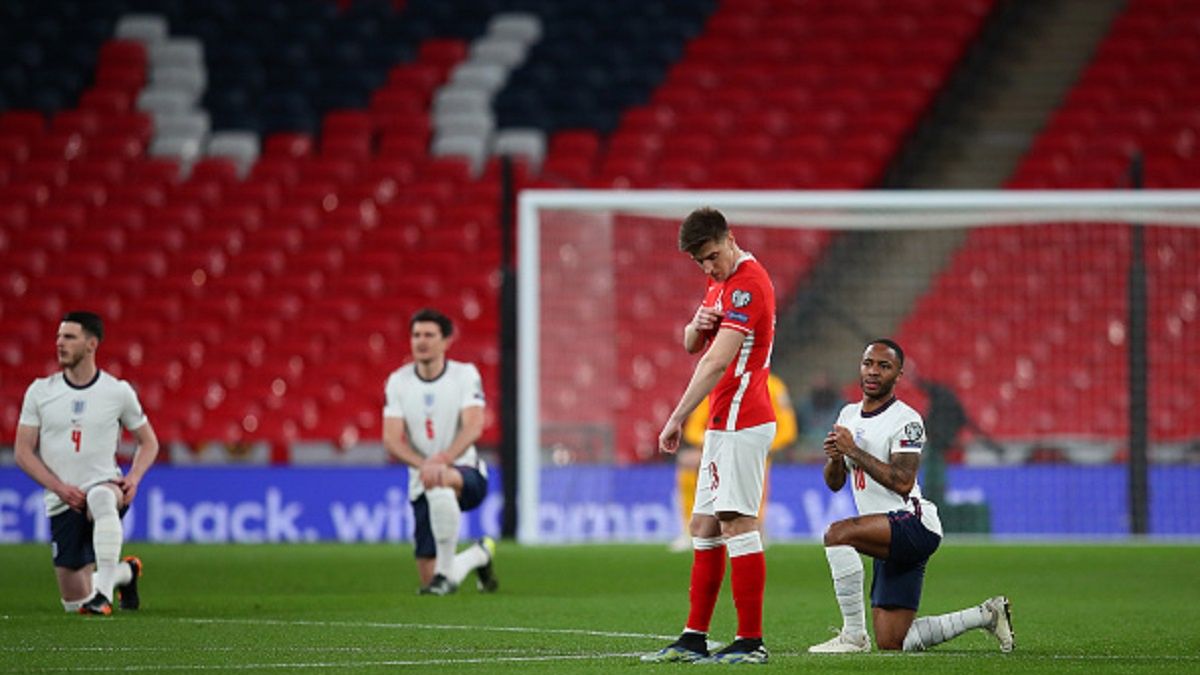 Polacy nie uklęknęli solidaryzując się z Black Lives Matter