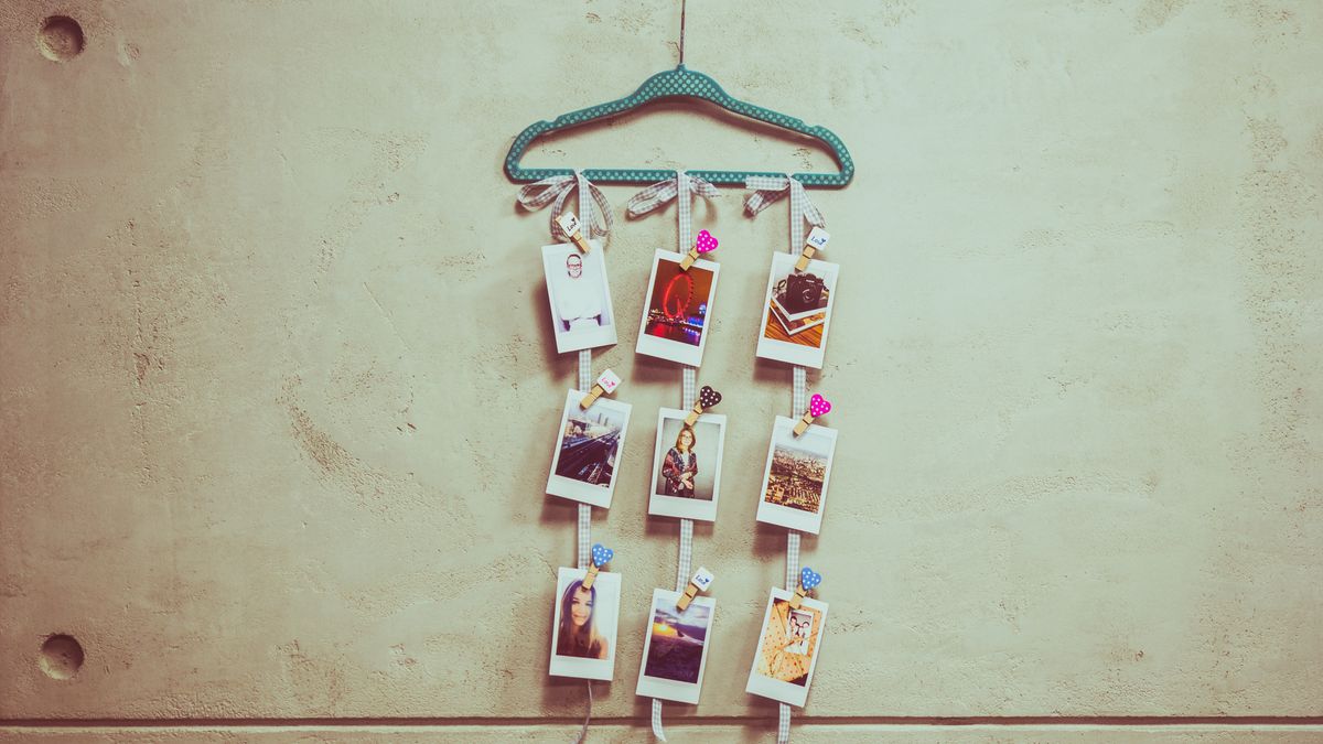 Wiszące instaxy, czyli jak udekorować pokój zdjęciami [zrób to sam] 1