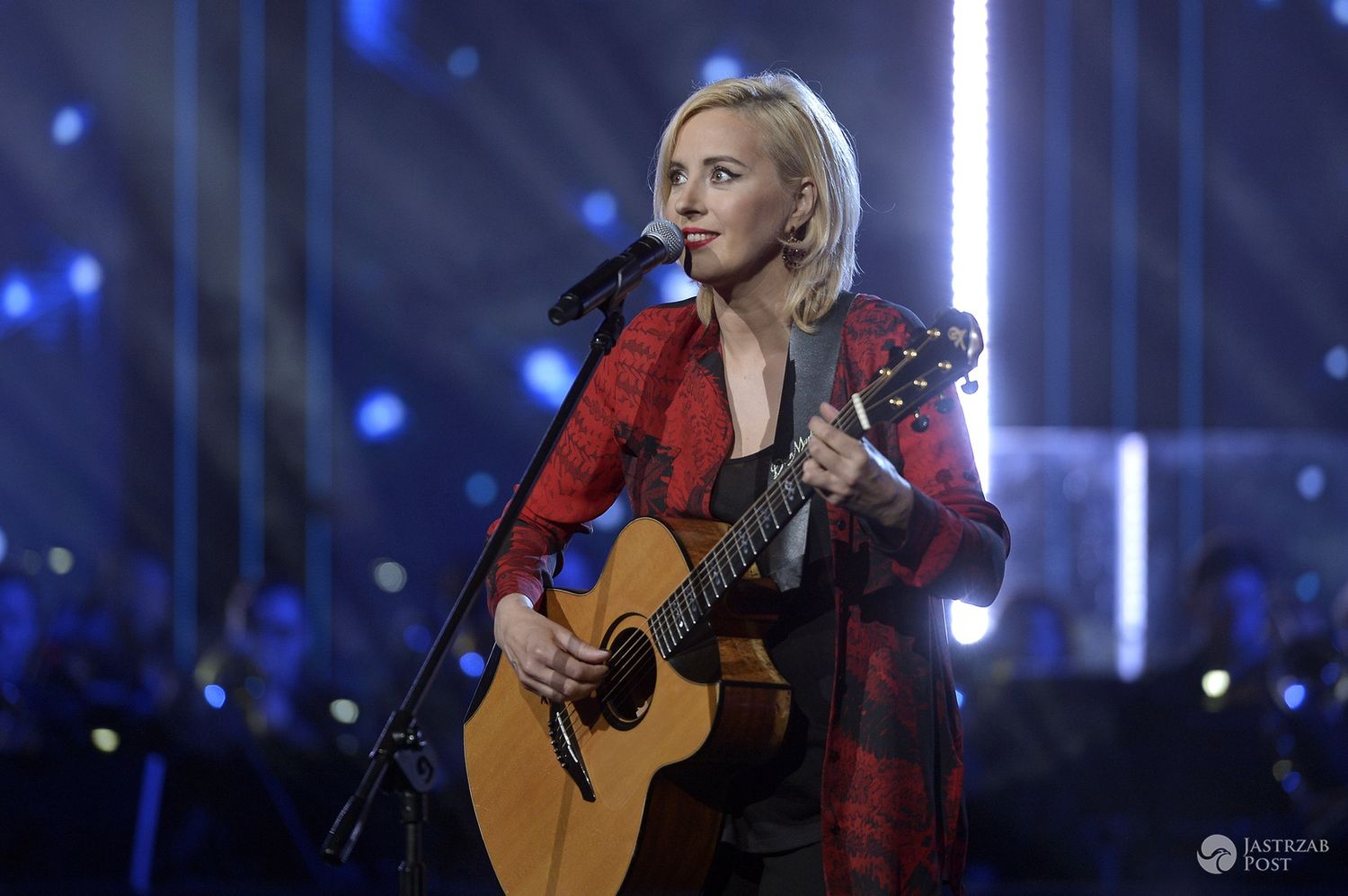 Edyta Bartosiewicz w koncercie Złote Opole na festiwalu Opole 2016 zaśpiewała utwór "Zegar" (fot. AKPA)
