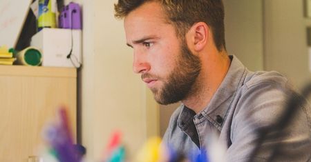 Praca dla studenta kierunków humanistycznych — gdzie pracować, aby po studiach znaleźć dobrze płatną pracę?