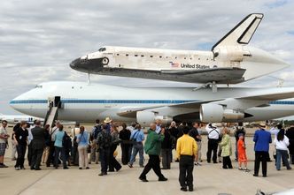 Wahadłowiec Discovery dotarł do Waszyngtonu