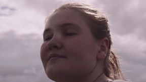 Nierówna gra. Hannah z FC Psycho gra mecz własną głową