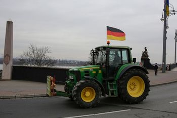 Niemcy chcą płacić mniej migrantom za pracę w polu. W tym Polakom