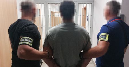 Ciało 59-latka pod mostem. Akcja służb. Cztery zatrzymania