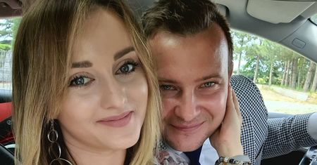 Ania Bardowska z "Rolnik szuka żony" w weselnej stylizacji. Prześwitująca sukienka przyciąga wzrok
