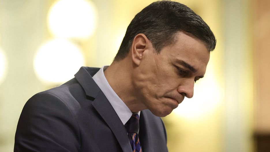 MADRID, SPAIN - MARCH 30: The President of the Government, Pedro Sanchez, speaks in a plenary session, at the Congress of Deputies, on 30 March, 2022 in Madrid, Spain. The plenary session revolves around the conclusions of the European Council held on March 24 and 25, the NATO Summit and the relations with Morocco related to the change of position of the Spanish Government regarding Western Sahara. (Photo By Eduardo Parra/Europa Press via Getty Images)