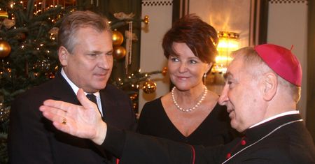 Wiemy, jak Kwaśniewscy spędzą święta i sylwestra. Były prezydent dla WP: Podstawa to narty!