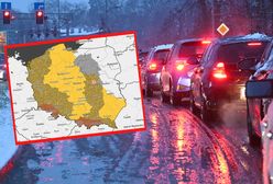 Paraliż w miastach i na lotnisku w Polsce. "Zostań w domu!"