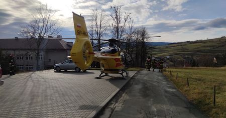 Wypadek w szkole. 9-latek "nadział się" na klamkę