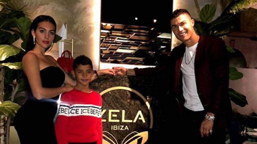 Cristiano Ronaldo z Georginą Rodriguez i synem