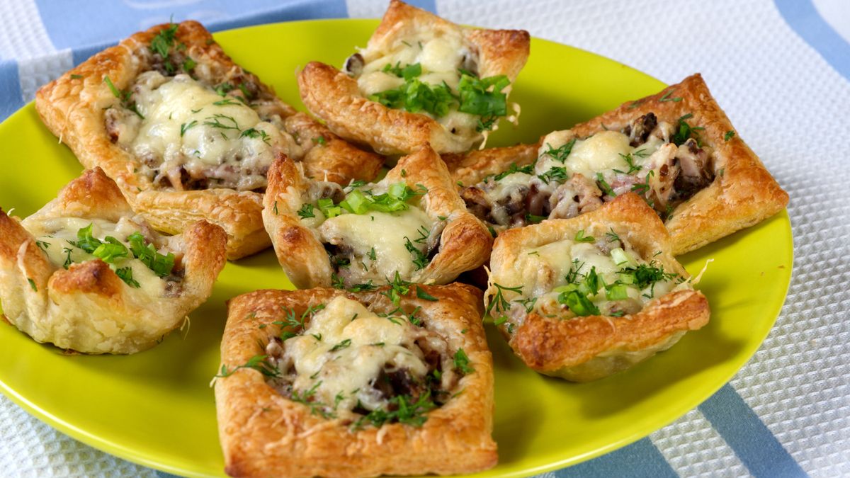 Ciasto francuskie z pieczarkami to alternatywa dla kanapek