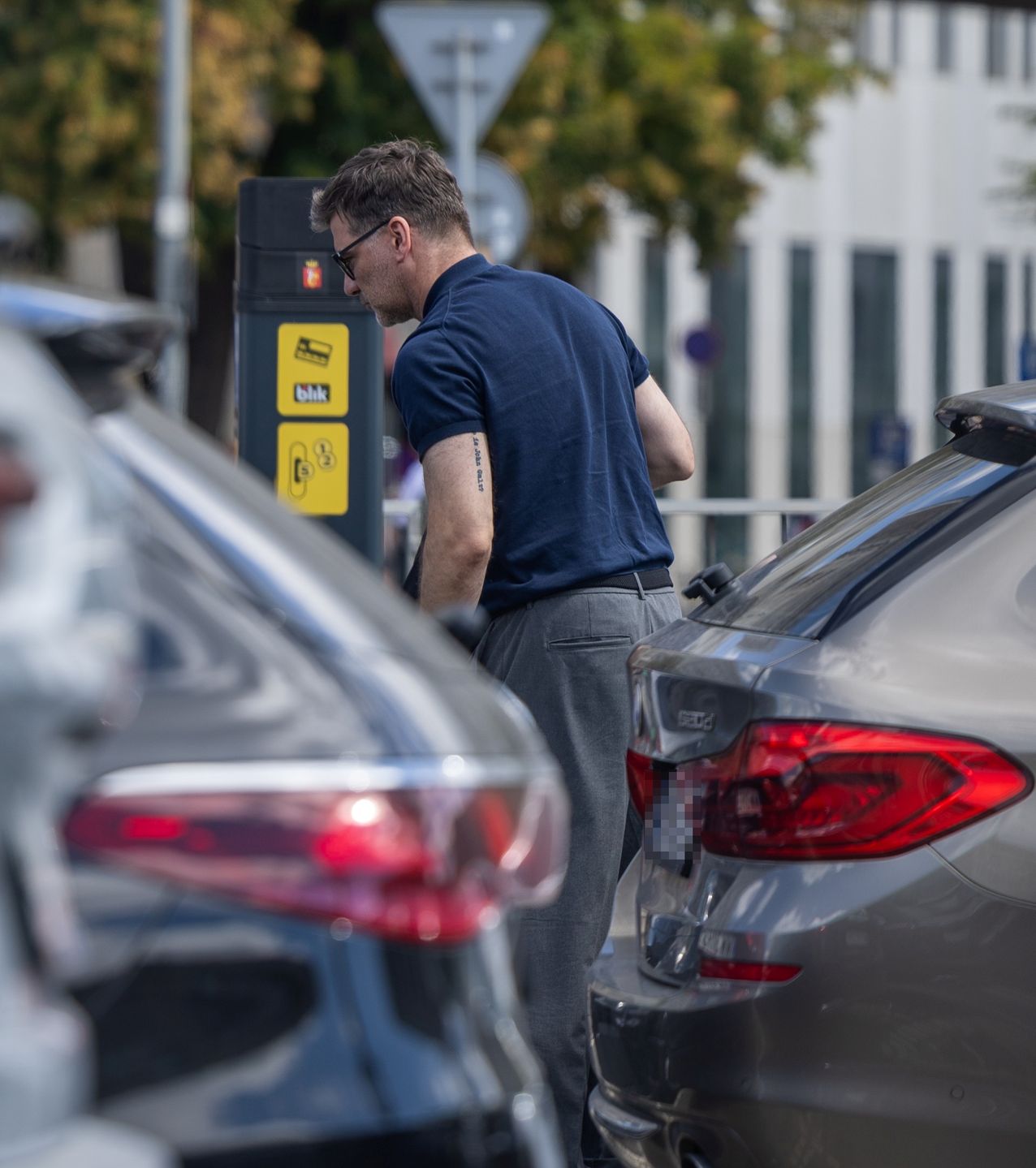 Tomasz Kammel wozi się porsche