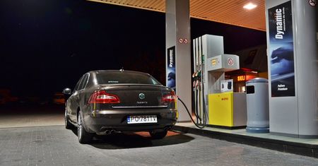 Obostrzenia podczas tankowania. Kierowcy będą musieli pamiętać o zasłaniania ust i nosa