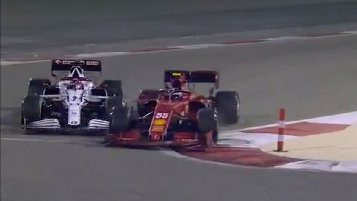 Kimi Raikkonen (po lewej) i Carlos Sainz