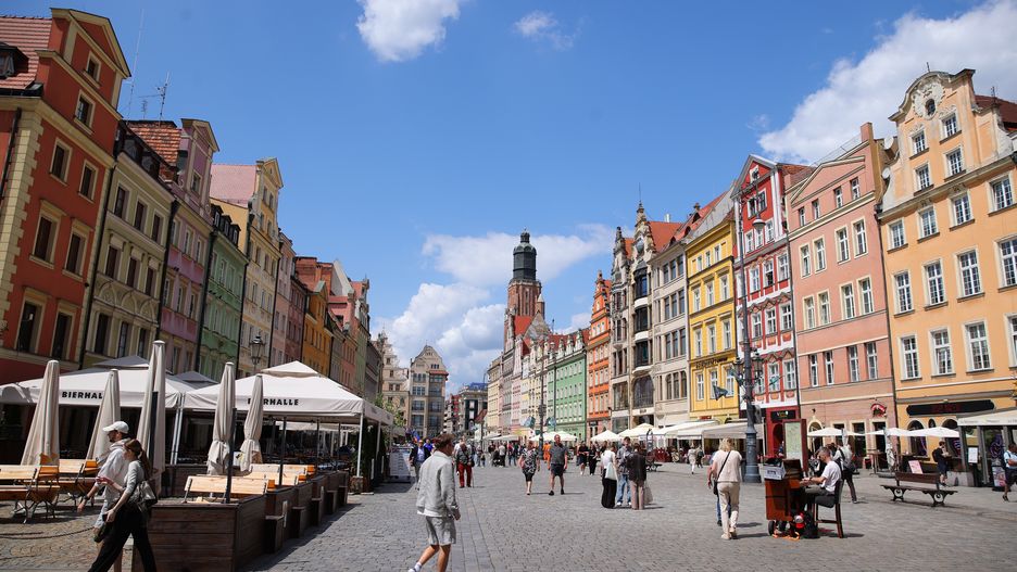 WROCLAW, POLAND - MAY 27: A general view of Wroclaw's market square (Rynek) ahead of the UEFA Conference League Final 2025 between Real Betis Balompié  and Chelsea FC on May 27, 2025 in Wroclaw, Poland. (Photo by James Gill - Danehouse/Getty Images)