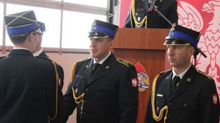 Dzień strażaka w PSP w Gnieźnie. Wręczono awanse i odznaczenia