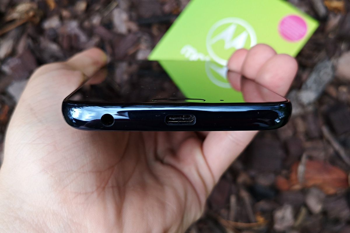 Motorola Moto G6 – test smartfonu z lekkim i sprawnym Androidem 7