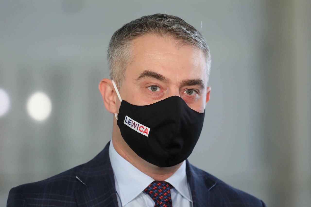 12-procentowe podwyżki dla budżetówki? "Nie" podwyżkom dla polityków", "tak" dla pracowników - mówi Lewica