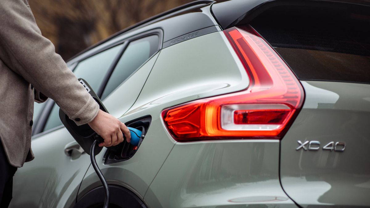 Volvo stawia na elektromobilność. Robi to jednak bardziej zdecydowanie niż ACEA