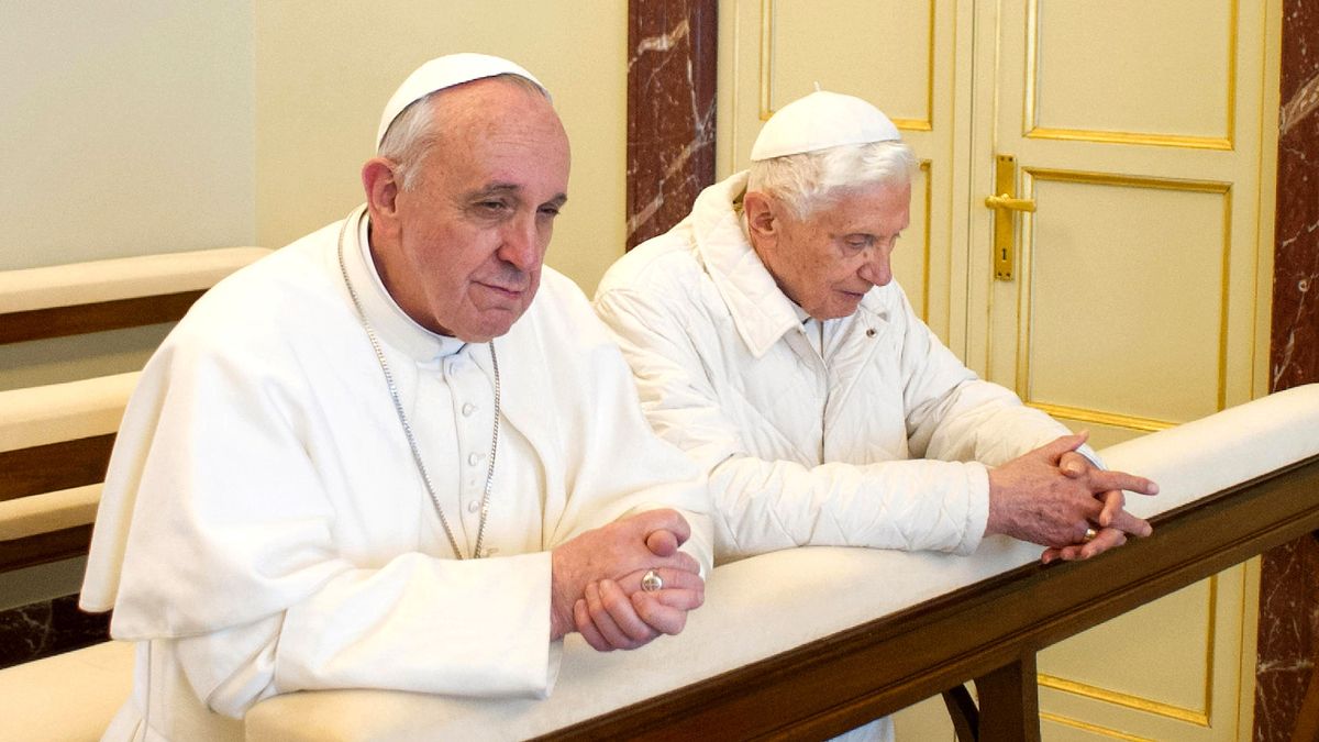 Franco Origlia Vatican Archive
CASTELGANDOLFO, ITALY - MARCH 23: (EDITOR NOTE: STRICTLY EDITORIAL USE, NO MERCHANDISING) Pope Francis, who was elected on March 13, prays with Pope Emeritus Benedict XVI , as he arrives by helicopter at the papal summer residence of Castel Gandolfo for a meeting and lunch with Benedict, who has been living here since he abdicated on March 23, 2013 in Castelgandolfo, Italy. (Photo by Osservatore Romano Vatican Media via Vatican Pool/Getty Images)
Vatican Pool
