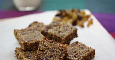 Batonik muesli z nadzieniem z masła orzechowego