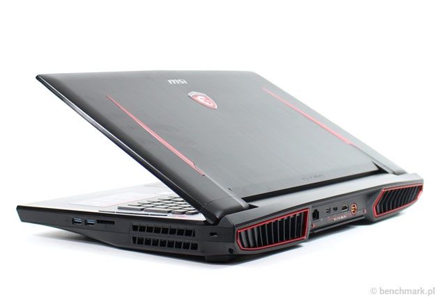 MSI GT73VR 6RE profil tył