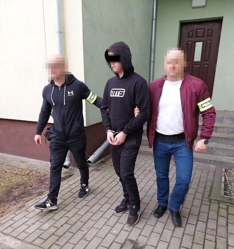 Zatrzymany 18-latek za kradzież Golfa z placu firmy