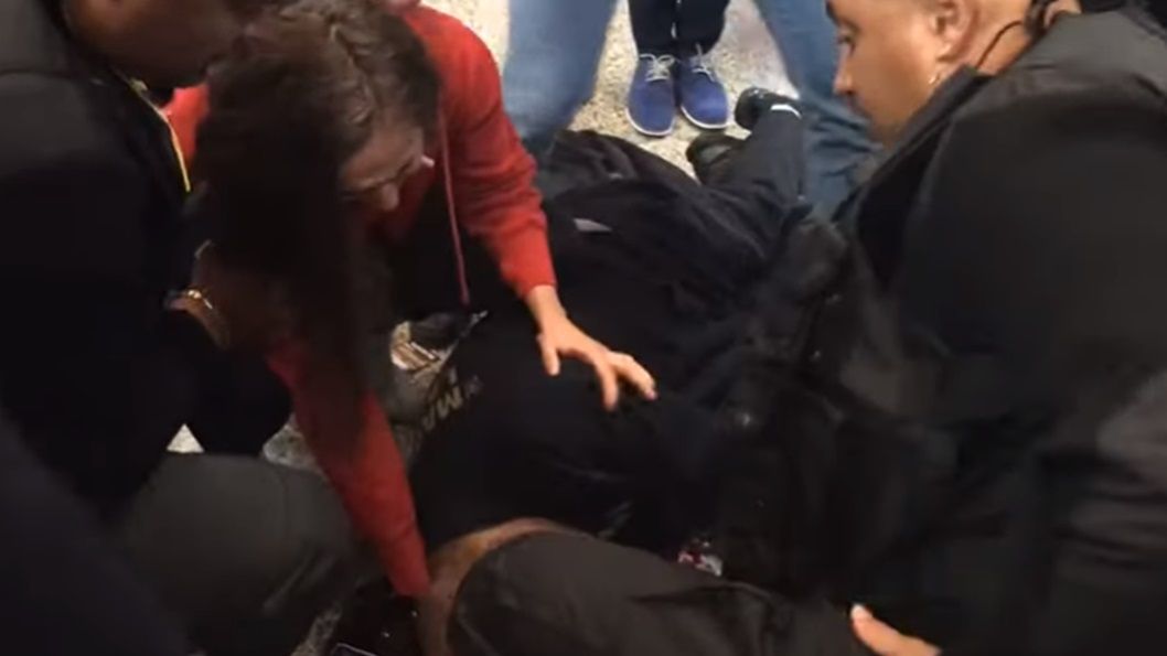 YouTube / Na zdjęciu: pobity James Ali Bashir