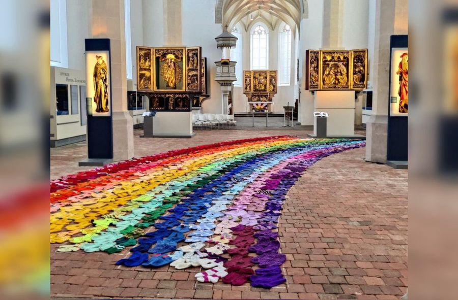 Rainbow made of socks in Germany’s Kamenz church. Unique purpose
