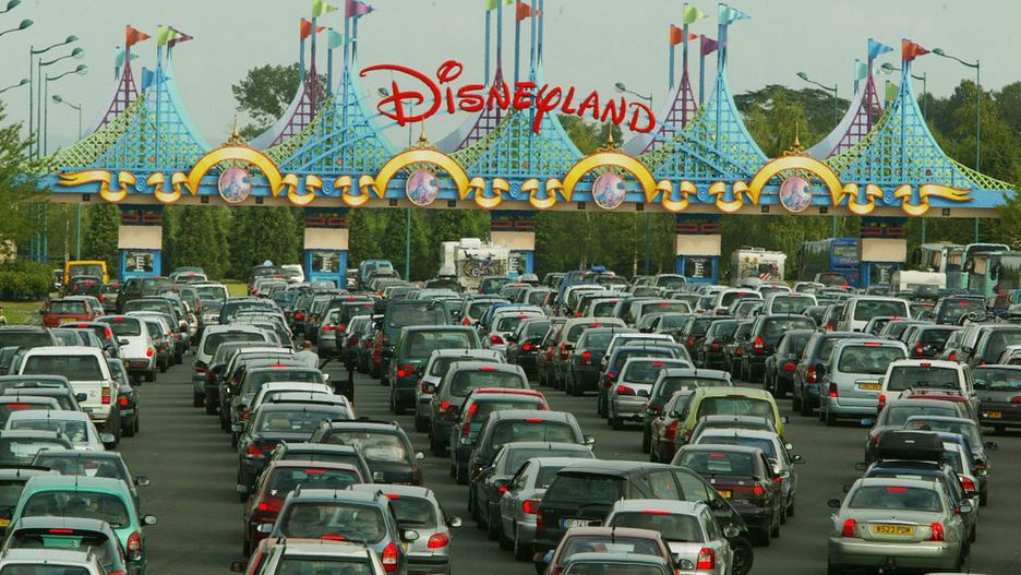 Disneyland Paris otwarta w 1992 r. Od zawsze przyciąga tłumy