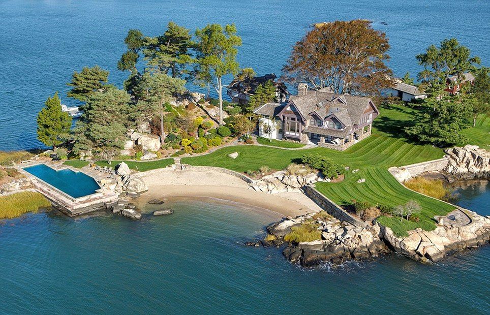 Tavern Island wystawiona na sprzedaż. "Godna jest tylko prawdziwego milionera"