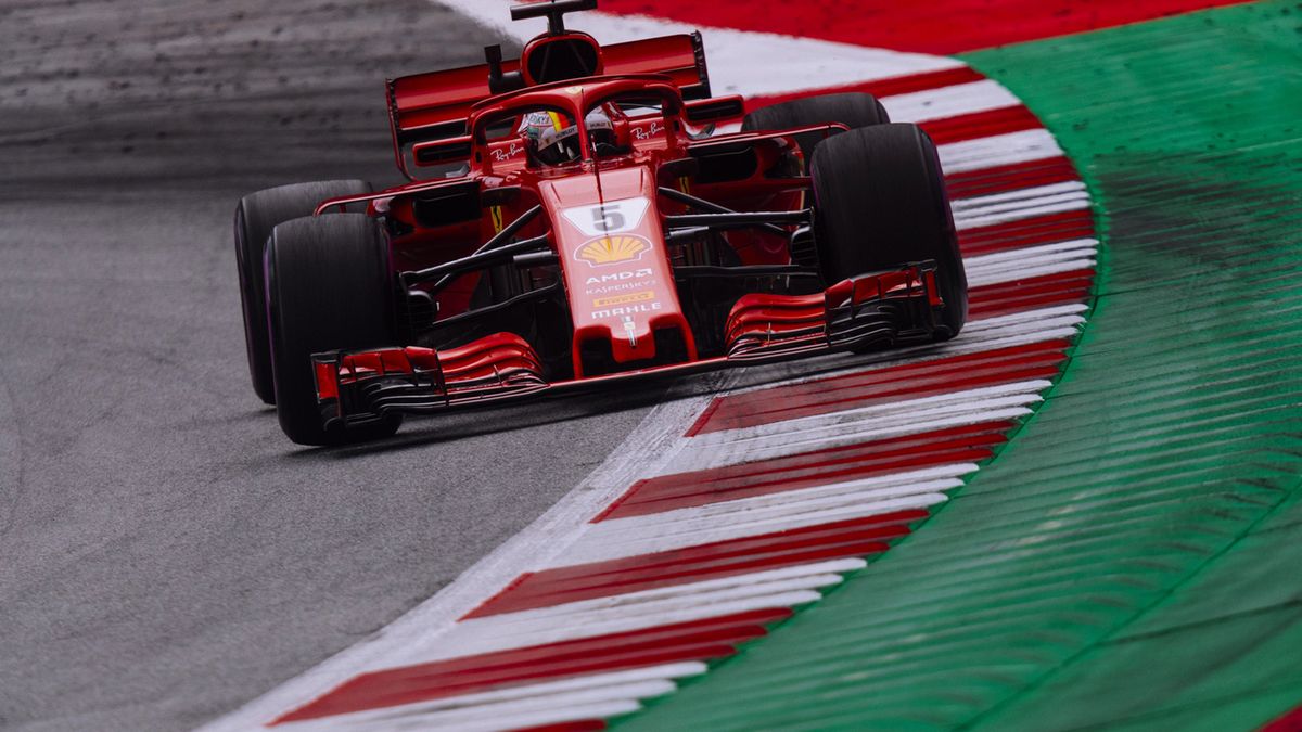 Zdjęcie okładkowe artykułu: Materiały prasowe / Ferrari / Na zdjęciu: Sebastian Vettel na torze w Austrii