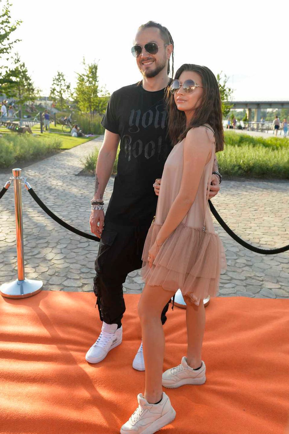 Baron i Julia Wieniawa  na plażowym party