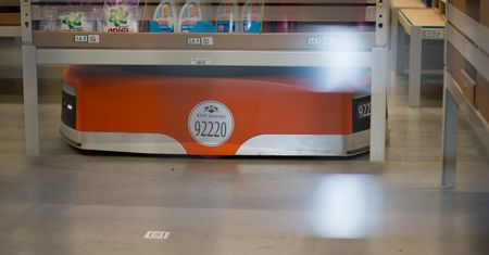 Roboty i ludzie Amazon Polska: maszyna jest dodatkiem do człowieka, nie odwrotnie