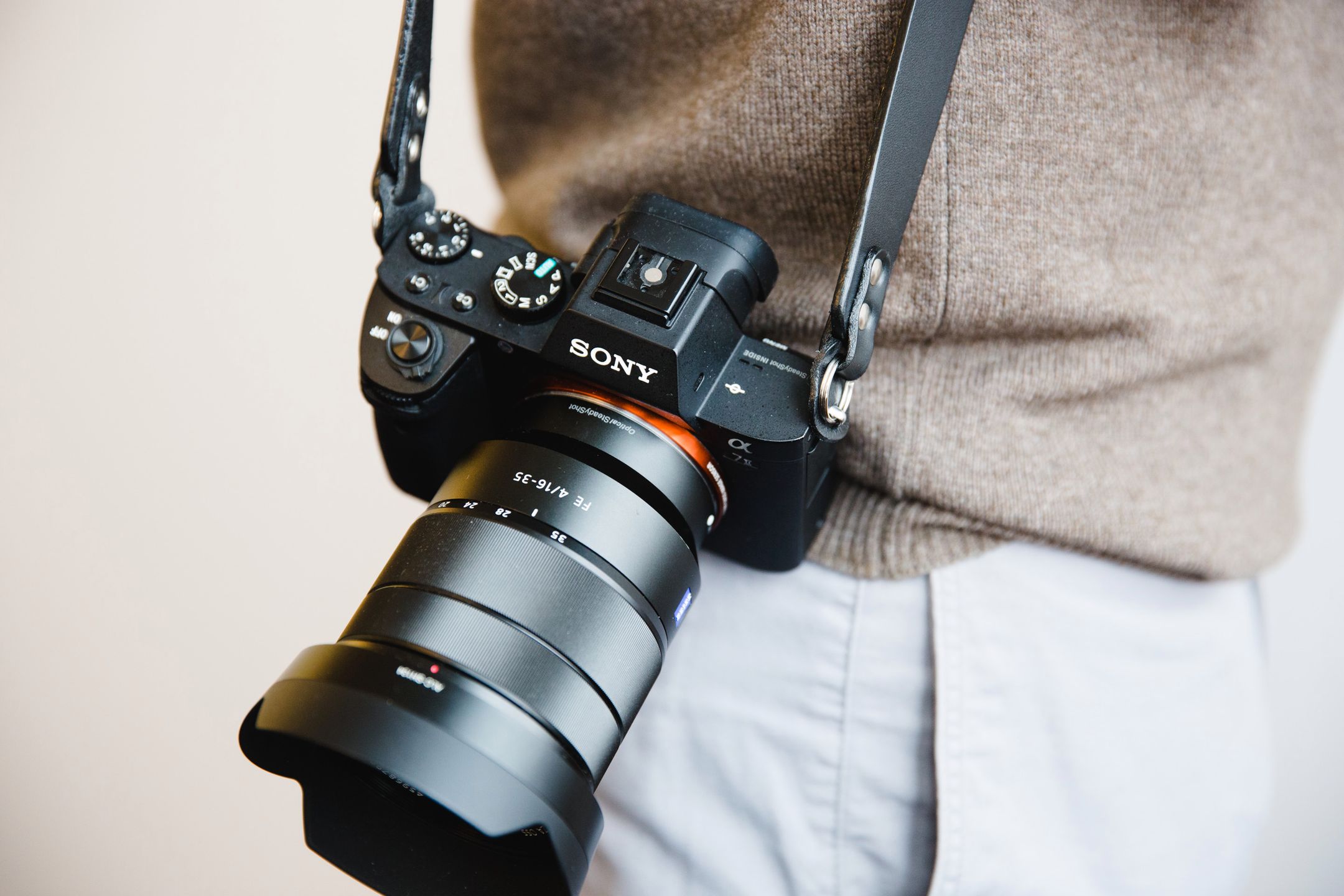 Skórzane paski fotograficzne Eupidere – elegancki i praktyczny dodatek do bezlusterkowców [recenzja] 4