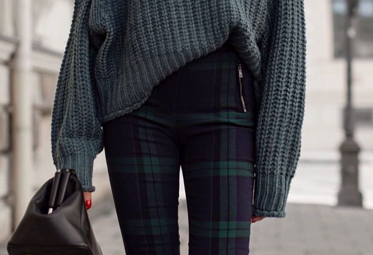 Revolutionizing retro: the enduring allure of women's plaid pants in modern fashion