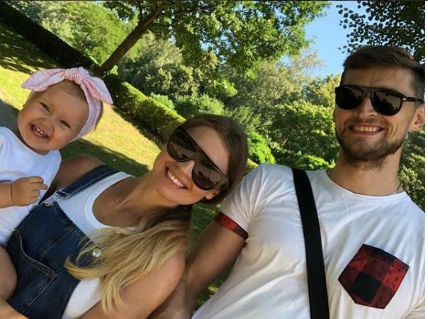 Piotr Nowakowski z żoną i córką [instagram.com/pit_nowakowski]