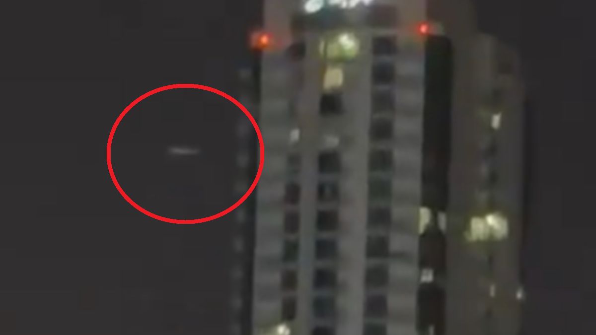 Nagranie z Bahrajnu. Dron trafił w wieżowiec.