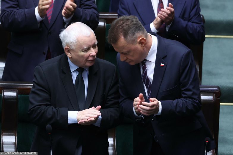 PiS ucieka spod finansowego topora. Spłaca gigantyczne długi