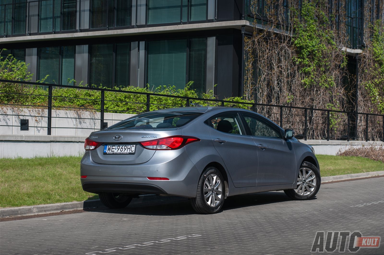 Hyundai Elantra 1,6 MPI Style - test [galeria zdjęć] 7